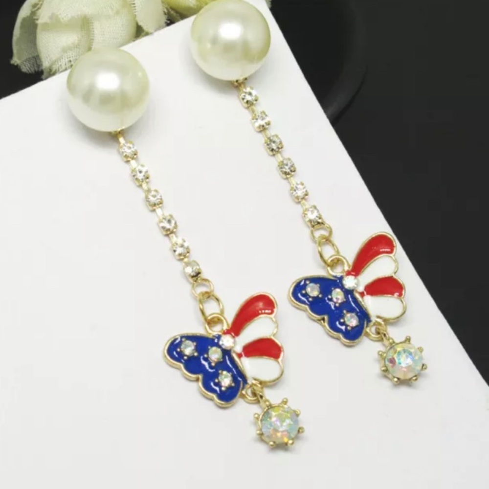 🌸 3/$30 🌸 Betsey Johnson Style - Beautiful American Flag Butterfly Drop Earrings